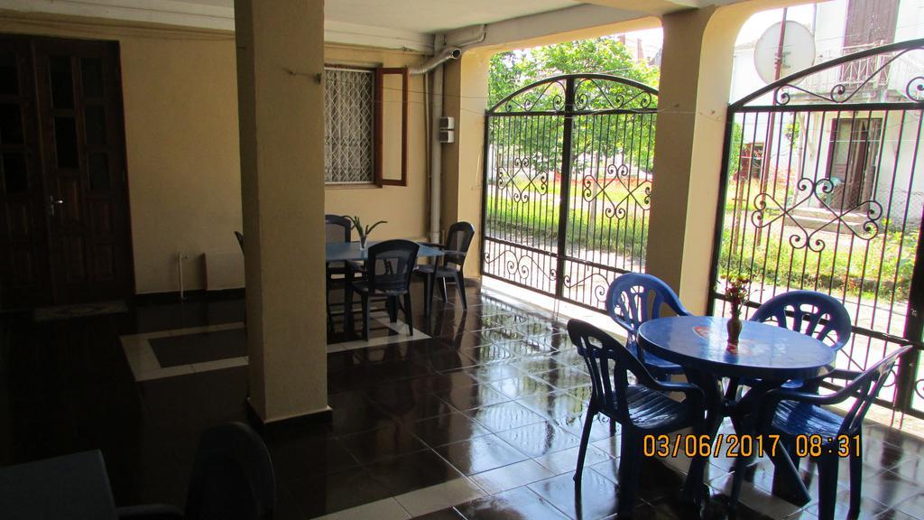 Отель Sunny House Кобулети Экстерьер фото